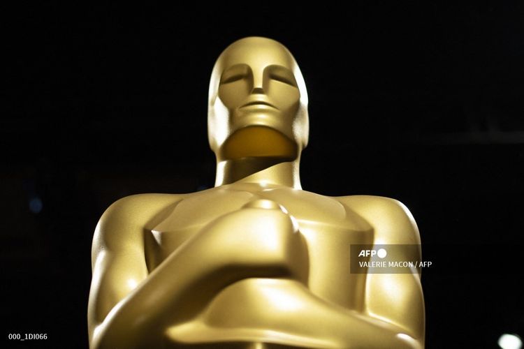 Sebuah patung Piala Oscar dipajang sepanjang pekan Academy Awards di Hollywood, California, pada 15 Februari 2019. 