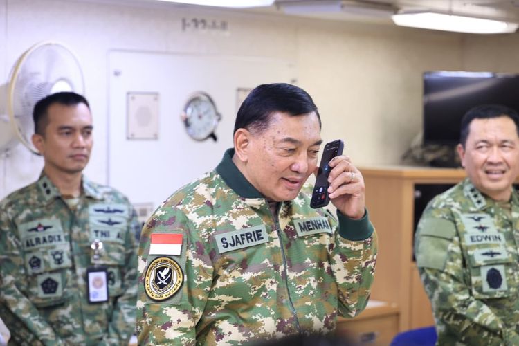 Lewat Telepon, Menhan Sjafrie Sampaikan Terima Kasih ke Jepang Ikut Tangani Karhutla
