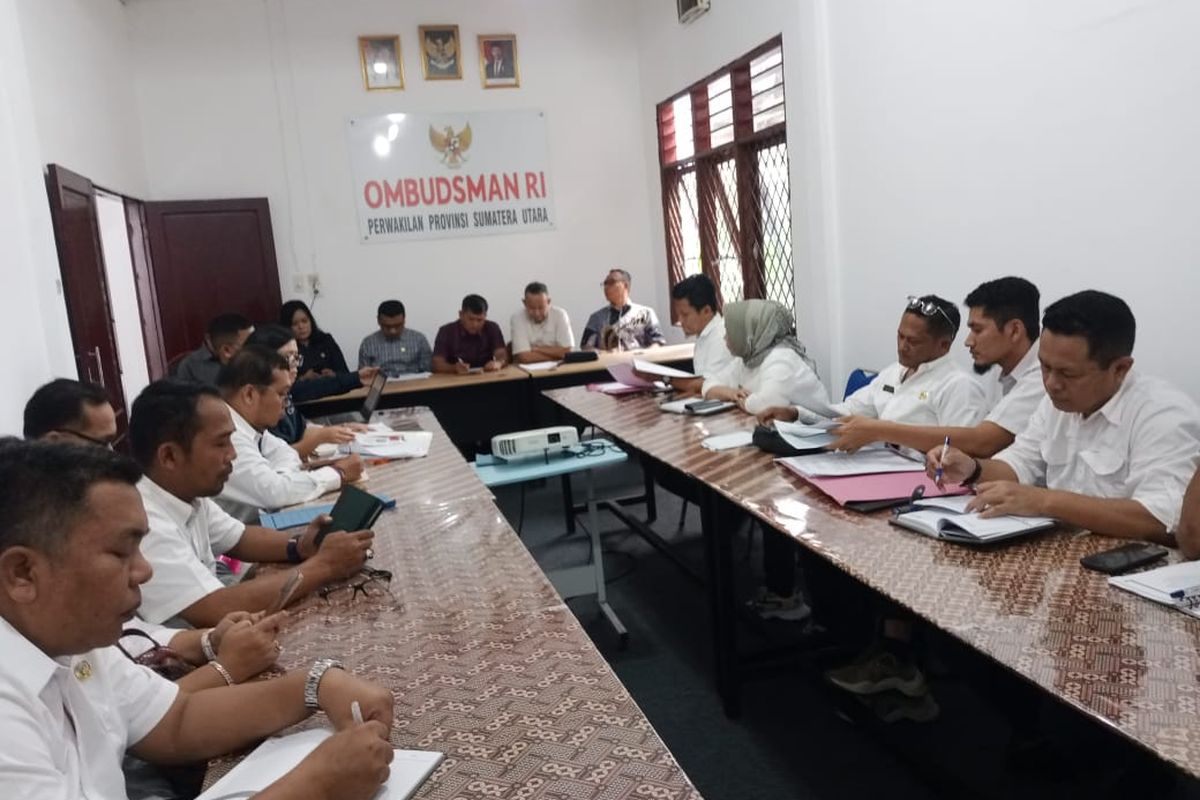 Ombudsman Sumut saat meminta keterangan kepada Dinas LHK Sumut dan Pemkab Deli Serdang, Rabu (12/3/2025)
