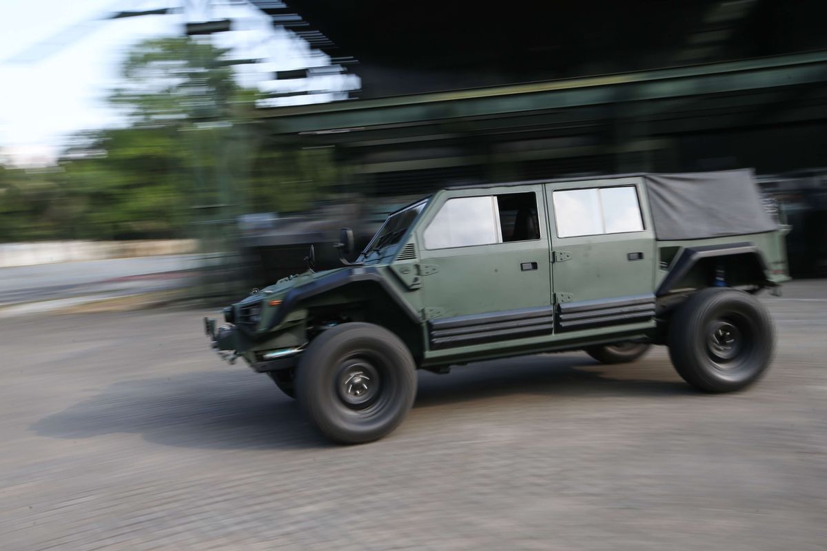 Prototipe kendaraan taktis (rantis) Maung 4x4 produksi PT Pindad di Bandung, Jawa Barat, Rabu (22/7/2020). Kendaraan ini digunakan beberapa waktu lalu oleh Menteri Pertahanan, Prabowo Subianto dan rencananya akan diproduksi secara massal.