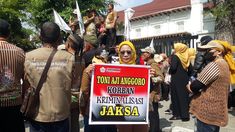 Massa Demo PN Medan Tuntut Pembebasan Toni Aji, Singgung Kasus Amsal Sitepu