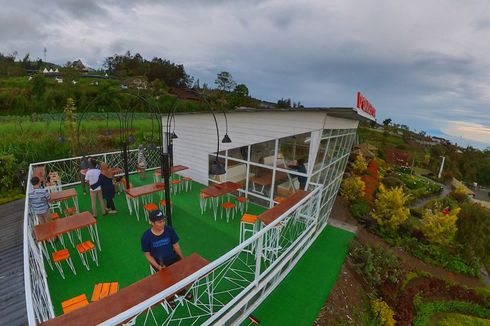 D’Garden Cafe Selo Boyolali, Kafe di Tengah Taman Bunga Berlatar Gunung Merapi