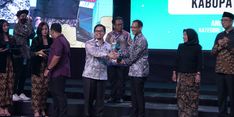 Bupati HST Terima Penghargaan Anugerah Merdeka Belajar dari Kemendikbud Ristek