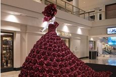 Wah, Gaun Ini Terbuat dari 400 Mawar Kertas