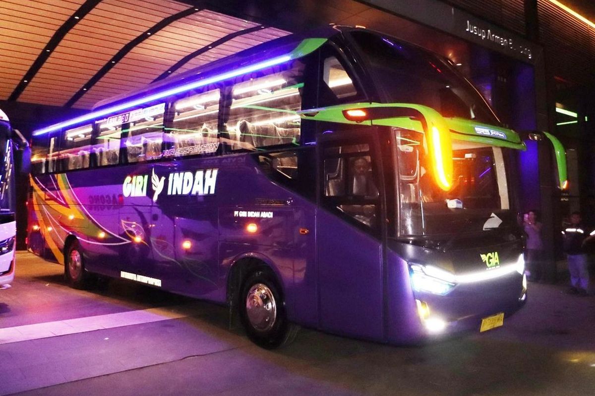 Bus baru PO Giri Indah