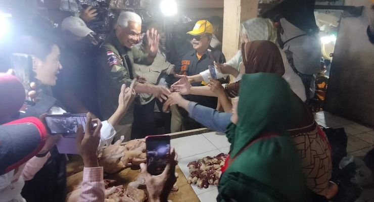 Respons Ganjar Pranowo soal Gugatan Almas kepada Gibran 