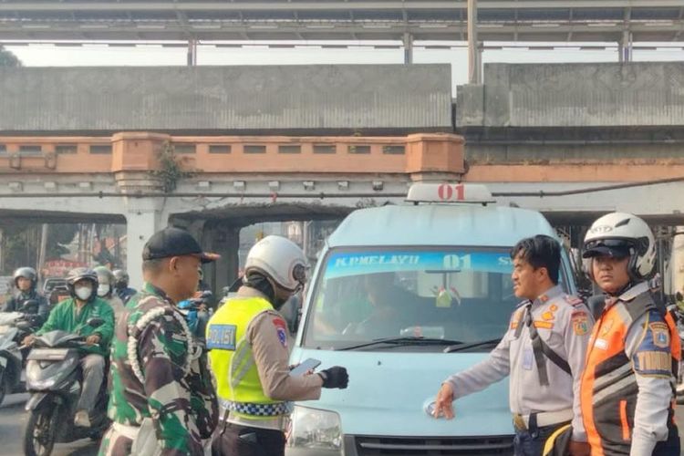3 Lokasi Terminal Bayangan di Jakarta Timur Ditertibkan, Belasan Armada Ditindak