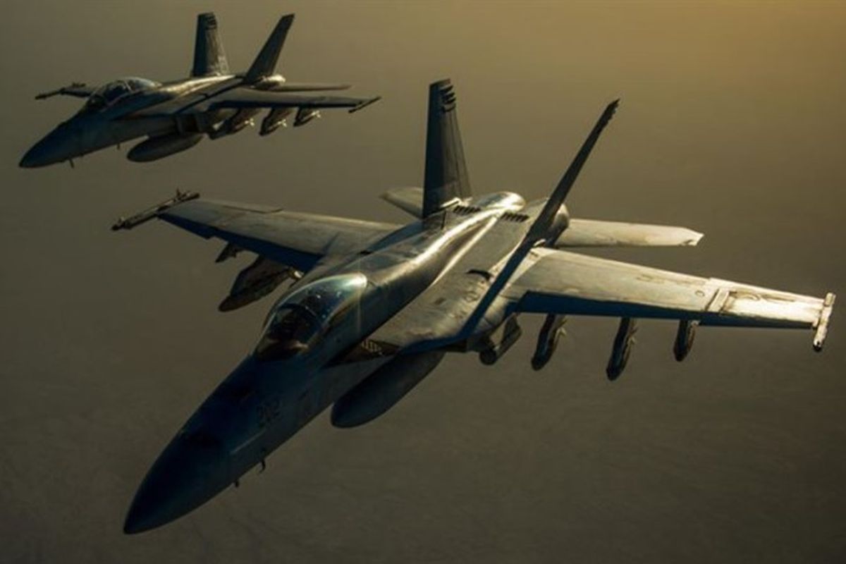 Dua jet tempur F/A-18 Hornet.