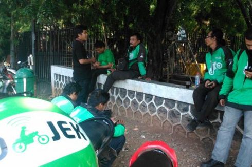 Sama-sama Berbasis Aplikasi, GoJek Aman tetapi Uber dan Grab Diminta Diblokir