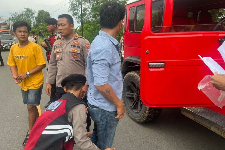 Anggota Polres Mesuji mengamankan seorang pelaku pemalakan sopir truk yang meresahkan di perbatasan provinsi.