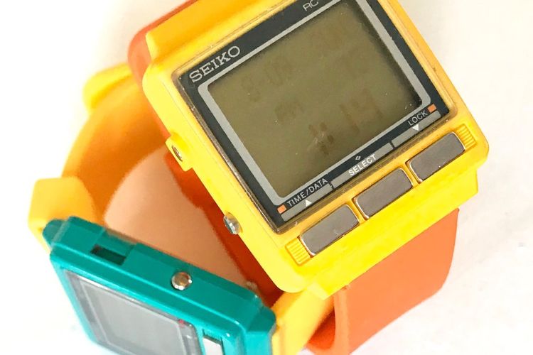 WristMac merupakan arloji pintar pertama buatan Seiko. Perangkat ini ditujukan sebagai aksesori pendamping perangkat Macintosh Portable.