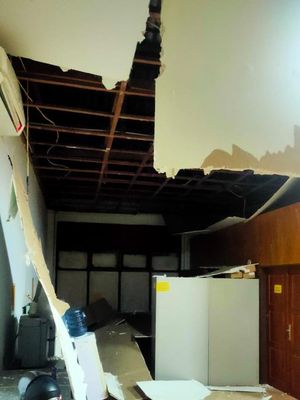Gempa Konawe atau gempa Kendari M 5,1 Sabtu (26/3/2022) malam menimbulkan kerusakan ringan pada gedung Lab. Pertanian Universitas Halu Oleo Kendari, di mana plafon rontok.