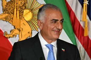 Profil Reza Pahlavi, Putra Mahkota Shah Iran yang Diasingkan