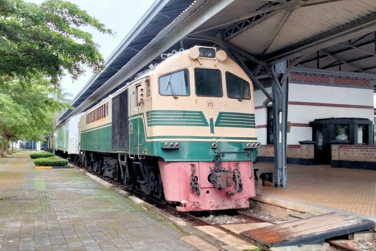 Kereta lokomotif yang masih bisa ditumpangi di Museum Kereta Api Ambarawa atau Museum KA Ambarawa, Kabupaten Semarang, Jawa Tengah.