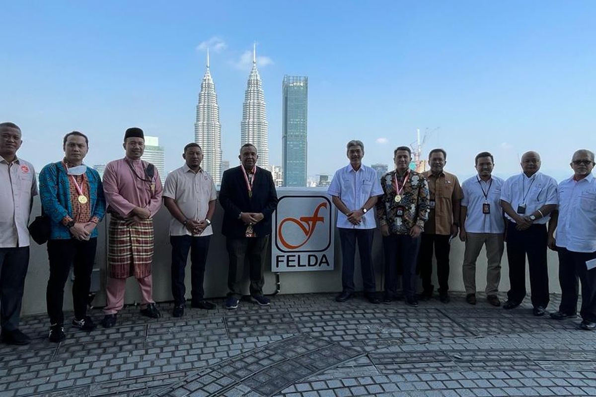 Wakil Menteri Ketenagakerjaan, Afriansyah Noor melakukan kunjungan kerja serta pertemuan dengan Pemerintah Malaysia dan perusahaan sawit di Kuala Lumpur, Malaysia, Jumat (12/8/2022).