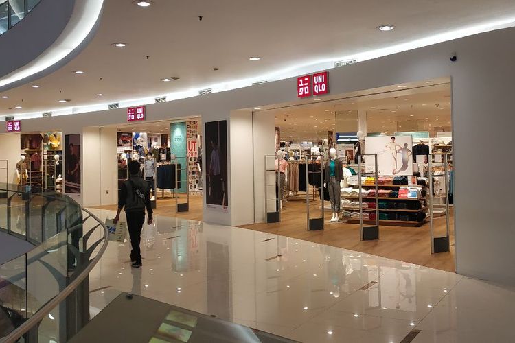 Gerai Uniqlo di Senayan City, Jakarta Selatan, Jumat (7/6/2019). Sudah tidak ada antrean karena Uniqlo di Senayan City tak lagi restock kaus kolaborasi dengan KAWS.