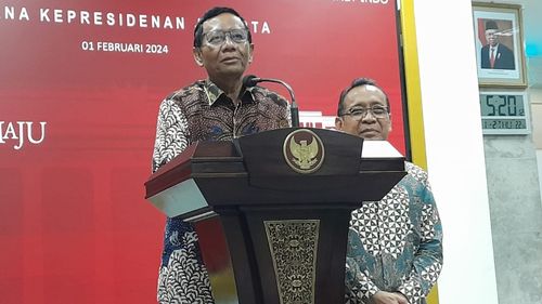 Hasto: Mahfud Mundur karena Fungsi Menko Polhukam Diambil Alih Jokowi