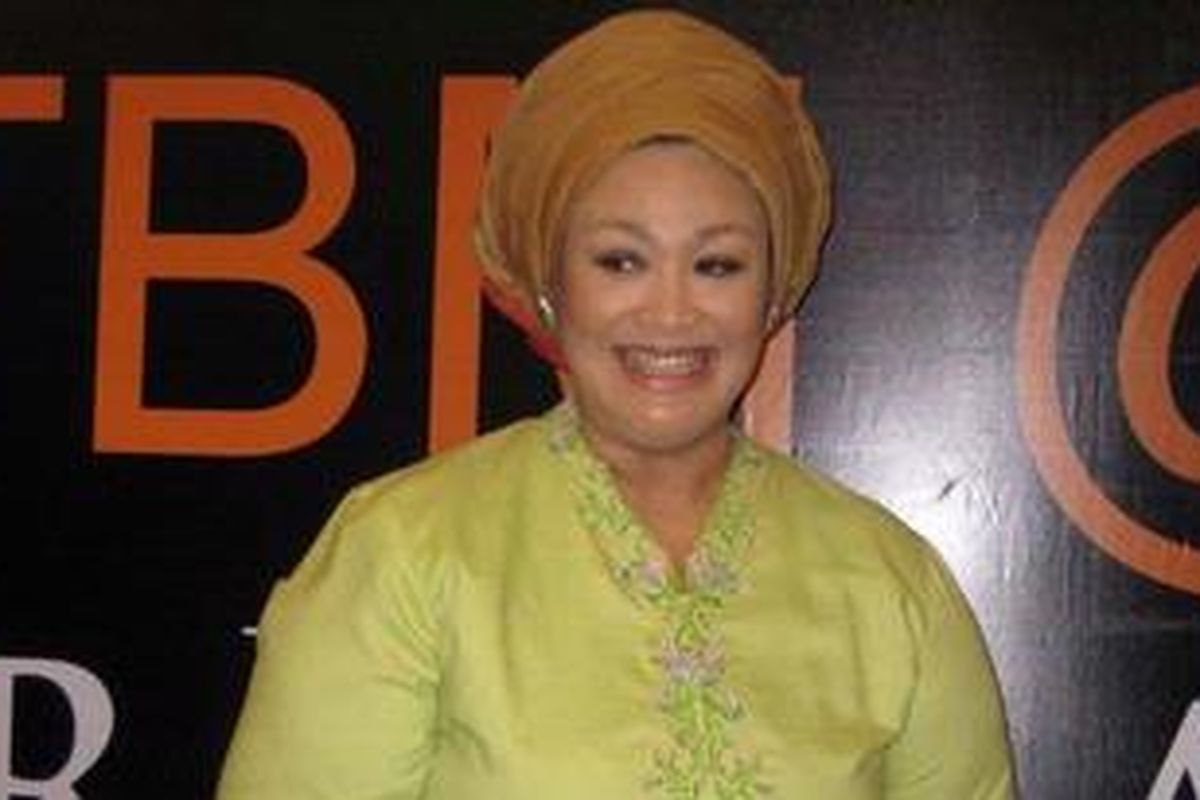 Dewi Hughes, salah satu 