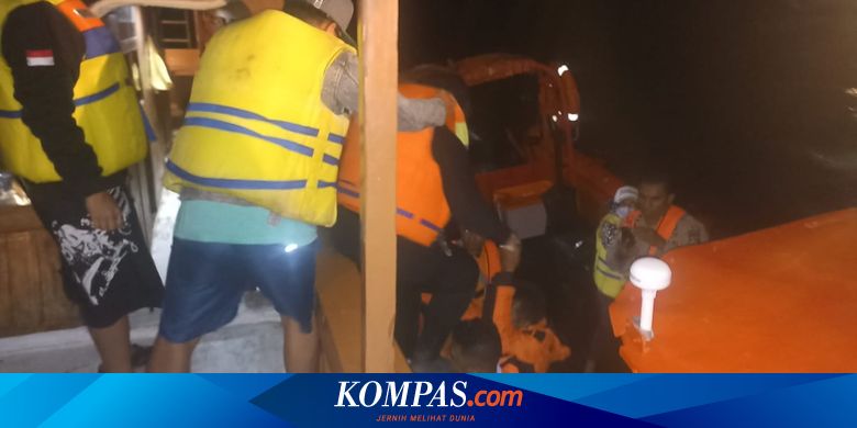 Kapal Wisata Kandas di Perairan TN Komodo, Wisatawan dan ABK Dievakuasi - Vimarsana News