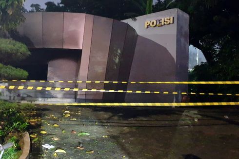 Pos Polisi Pejompongan Dibakar Sekelompok Orang Usai Aksi Demo Ricuh di Gedung DPR