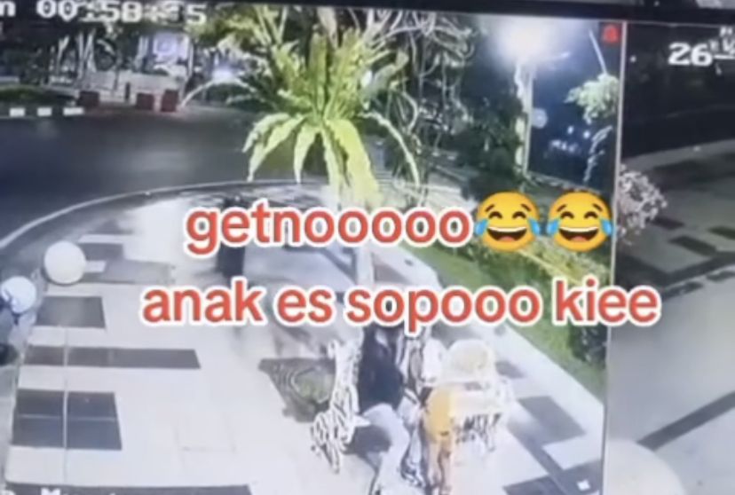 Video Viral 2 Remaja Bermesraan di Balai Kota Surabaya, Orangtua Dipanggil