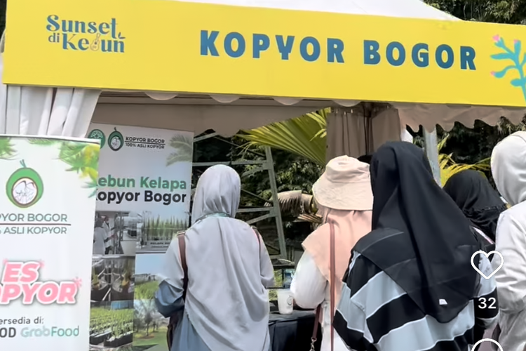 Booth Kopyor Bogor di acara Sunset Di Kebun Raya Bogor