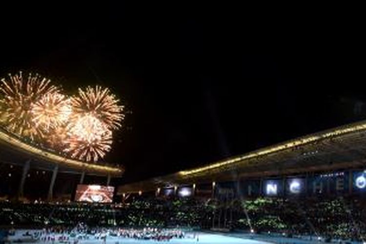Pertunjukan kembang api mengakhiri rangkaian upacara penutupan Asian Games XVII di Korea Selatan