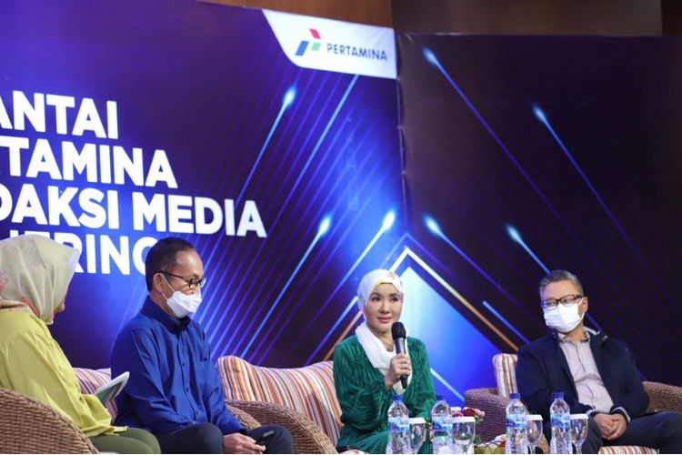 Direktur Utama PT Pertamina (Persero), Nicke Widyawati memberikan pemaparan kinerja Pertamina Hulu Rokan (PHR) dalama acara ?Bincang Santai Direktur Pertamina dan Pemimpin Redaksi Media Pemred Gathering? di RCC Main Hall, Rumbai, Pekanbaru (8/8/2022) 