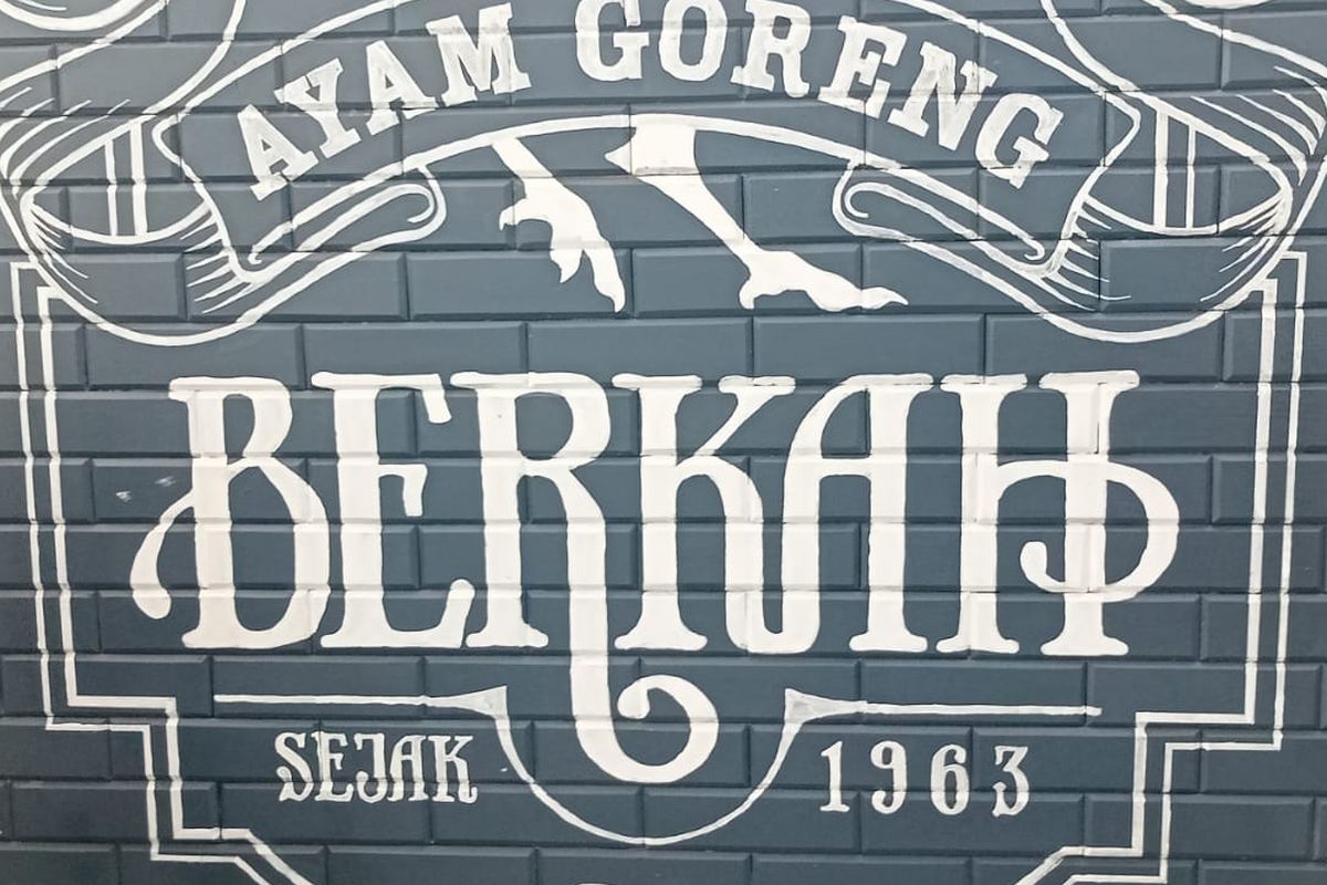 Ayam Goreng Berkah Rachmat berdiri sudah pulhan tahun sejak 1963