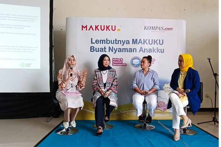 Program edukasi Lembutnya MAKUKU, Buat Nyaman Anakku digelar di Posyandu Matahari 3, Cimanggis, Depok, Jawa Barat, pada Selasa (31/10/2023). 
