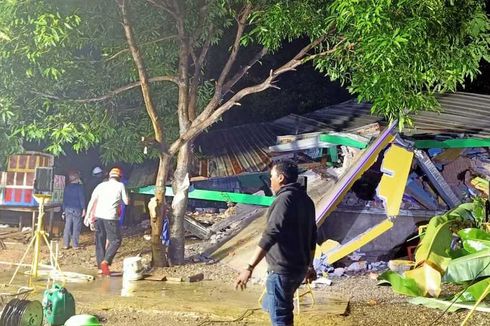 Diguyur Hujan Deras, Rumah Warga di Luwu Timur Ambruk Tertimpa Longsor