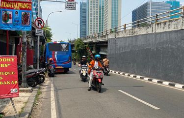 Kronologi Youtuber Dilempari Batu Saat Bikin Konten Tegur ...