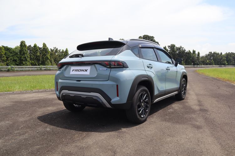 Desain coupe SUV Suzuki Fronx