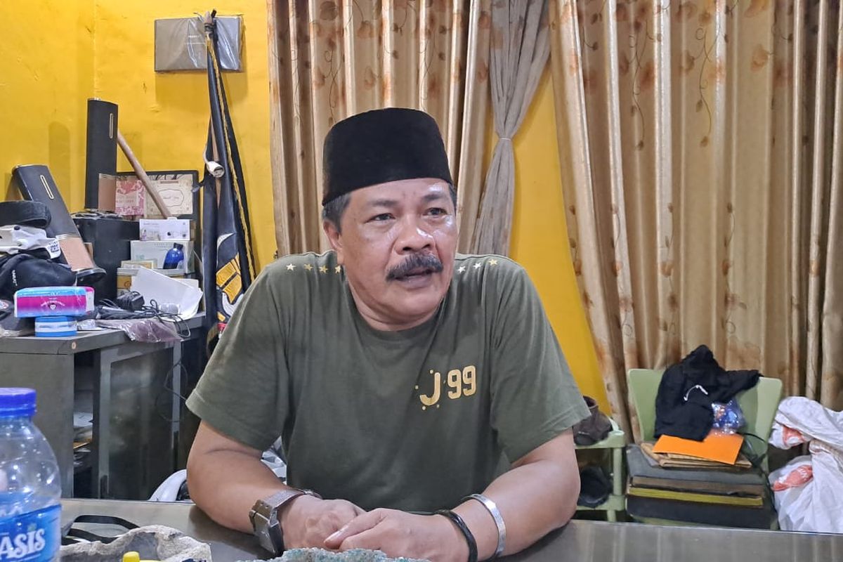 Ketua RW 01 Jembatan Besi, Nurdin, sang pencetus sayembara tangkap maling berhadiah uang tunai dengan dana pribadi