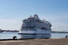 Momen Kapal Pesiar Mewah Viking Orion dan Queen Elizabeth Bersandar di Benoa Bali