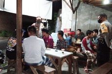 Sepekan Penerapan PSBB Sidoarjo, Warga Masih Keluyuran dan Nongkrong di Warung