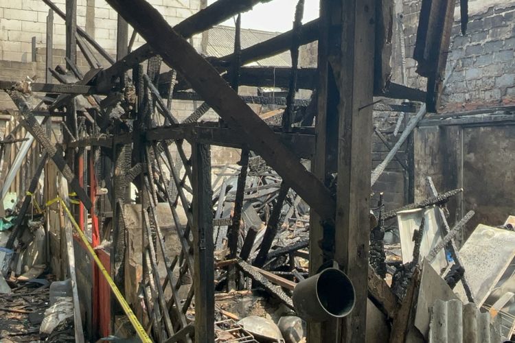Detik-Detik Kebakaran di Jakbar yang Tewaskan Lansia, Terdengar Ledakan Berkali-kali