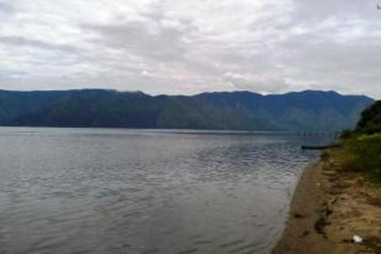 Pemandangan Danau Toba dari Pulau Samosir