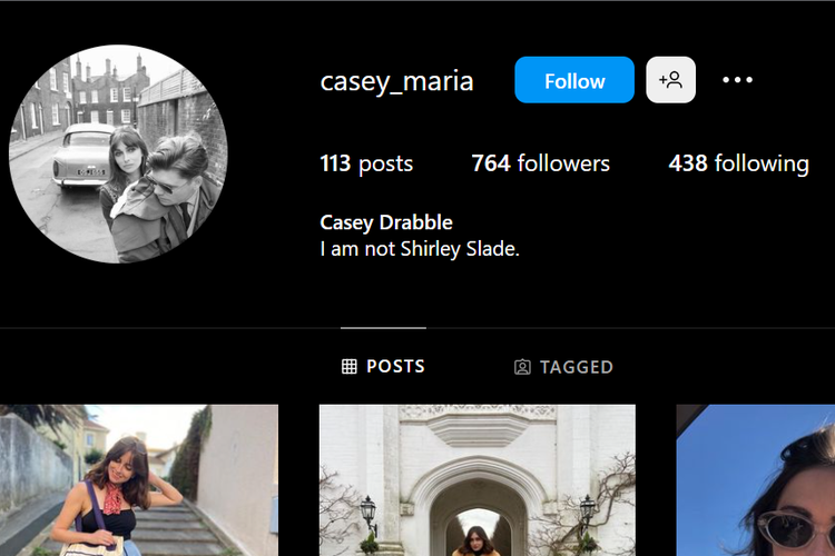 Tangkapan layar akun Instagram @casey_maria, yang menjelaskan bahwa dirinya bukanlah Shirley Slade.
