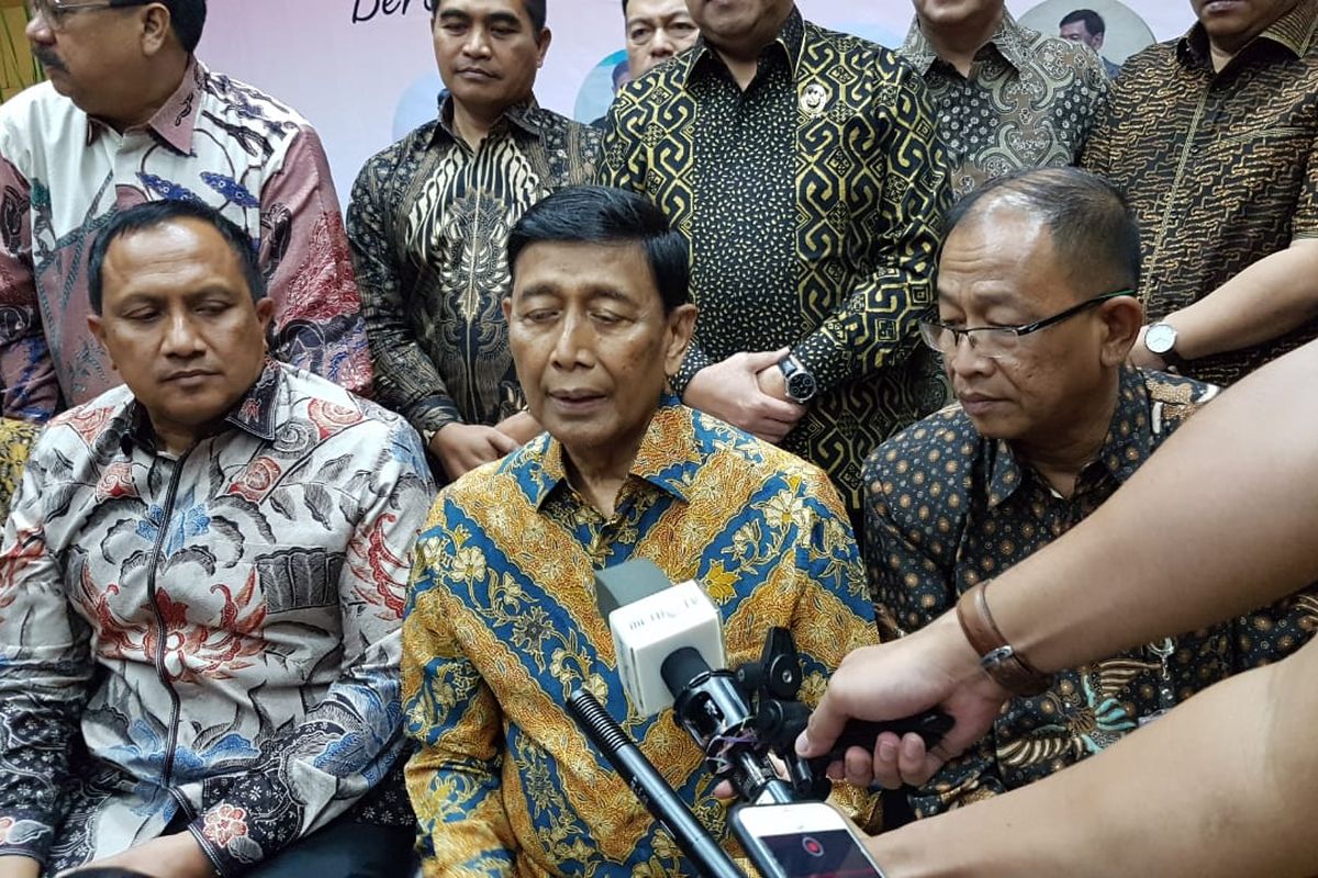 Menteri Koordinator Bidang Politik, Hukum, dan Keamaman (Menko Polhukam) Wiranto saat silaturahmi dengan pegawai Kemenko Polhukam, Sabtu (19/10/2019). 