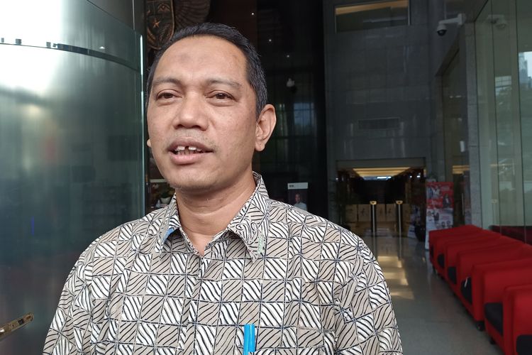 Wakil Ketua KPK Nurul Ghufron saat ditemui gedung Merah Putih menyatakan uji materi terhadap UU KPK Tahun 2019 oleh dirinya pribadi sebagai warga negara, bukan Wakil Ketua KPK, Selasa (15/11/2022).