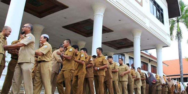 Daftar Lengkap Besaran Gaji Pensiun Pns 2021 Halaman All Kompas Com