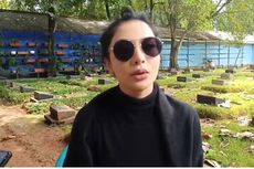 Recycle Lagu Belah Duren, Siva Aprilia Ziarah ke Makam Julia Perez