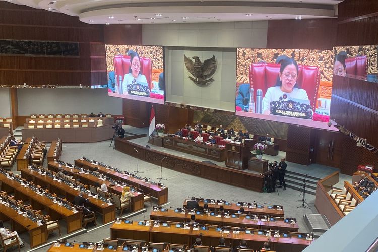 Suasana Rapat Paripurna ke 8 Pembukaan Masa Sidang II Tahun 2023-2024 di Gedung DPR RI, Senayan, Jakarta, Selasa (31/10/2023).