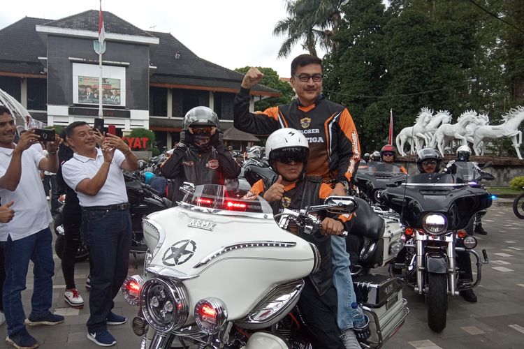 Wali Kota Salatiga Yuliyanto menaiki Harley Davidson untuk mempromosikan Taman Wisesa