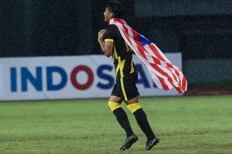 Selebrasi pemain timnas  U19 Malaysia usai menang melawan timnas U19 Laos pada pertandingan final Piala AFF U19 di Stadion Patriot Candrabhaga, Bekasi, Jumat (15/7/2022). Malaysia tampil sebagai juara Piala AFF U19 2022 setelah menang dengan skor 2-0.