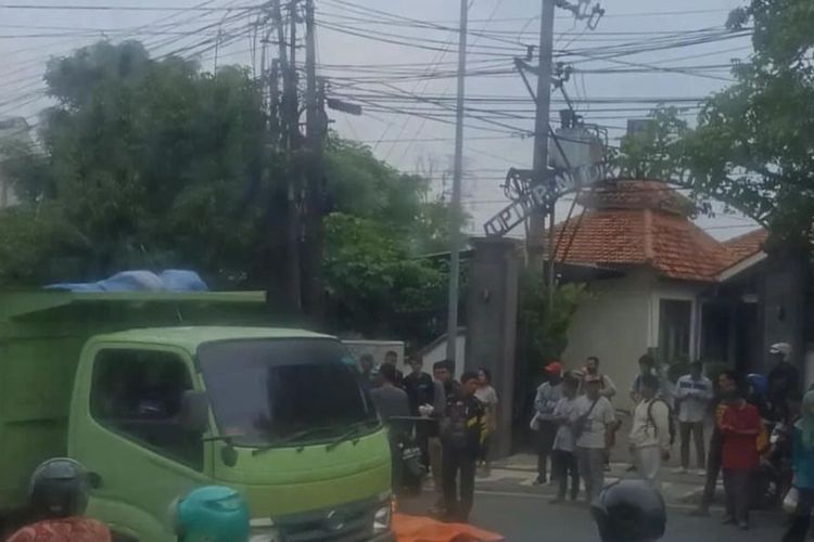 Seorang mahasiswi tewas setelah terlibat kecelakaan di depan Universitas Islam Negeri (UIN) Walisongo Semarang, Jawa Tengah. 