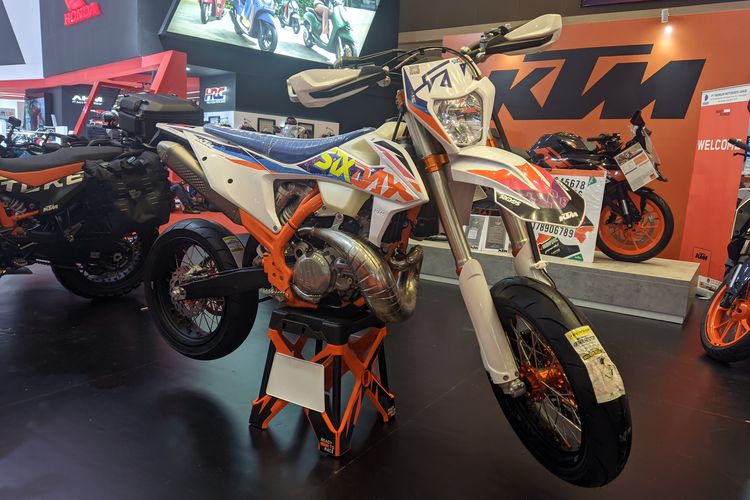 KTM SixDays 250 EXC mejeng di IIMS 2023