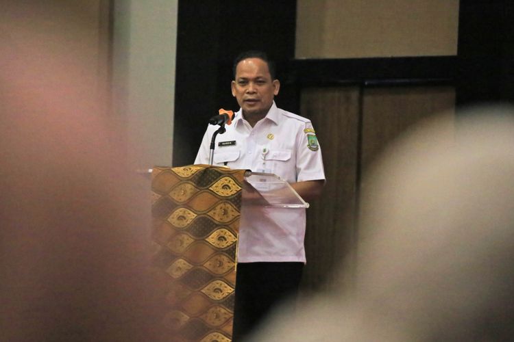 Penjabat (Pj) Wali Kota (Walkot) Tangerang Nurdin saat memberikan sambutan dalam kegiatan Kick Off Integrasi Layanan Primer di D'Prima Hotel, Kota Tangerang, Rabu (8/5/2024).