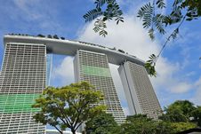 Kota Singapura dalam Bidikan Kamera 200 MP Galaxy S23 Ultra, Bonus Foto Dian Sastro